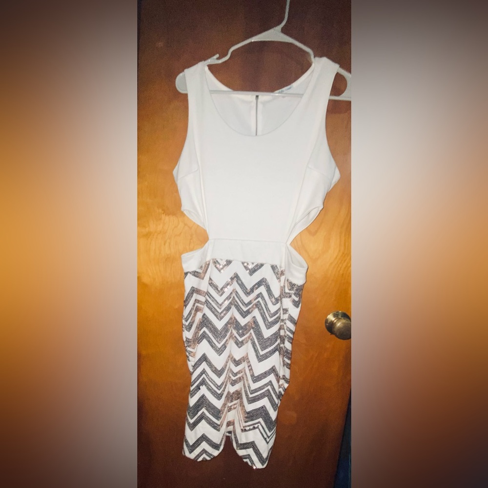 👗DRESSES👗 - Picture 2 of 3